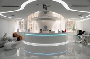 深圳复合隆胸费用2024明细查看(2024深圳复合隆胸参考价为：43171元)