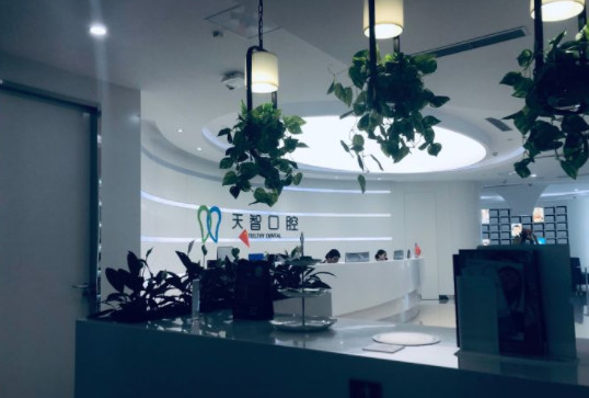 上海五角场商圈附近的补牙医院哪家好？牙博士口腔稳居榜首专家案例价格表一览
