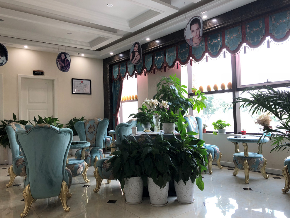 绵阳玻尿酸丰额头费用是多少呐(2024绵阳玻尿酸丰额头参考价为：18549元)