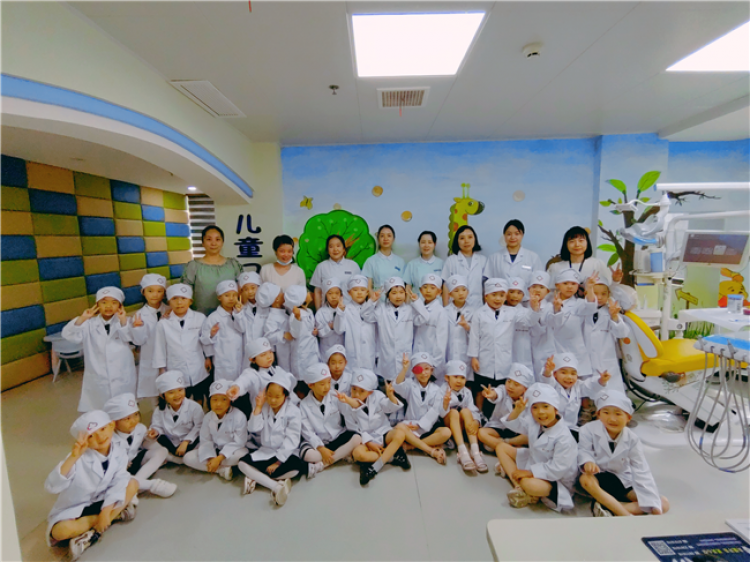小小牙医初“上岗”，探索牙齿“大学问”