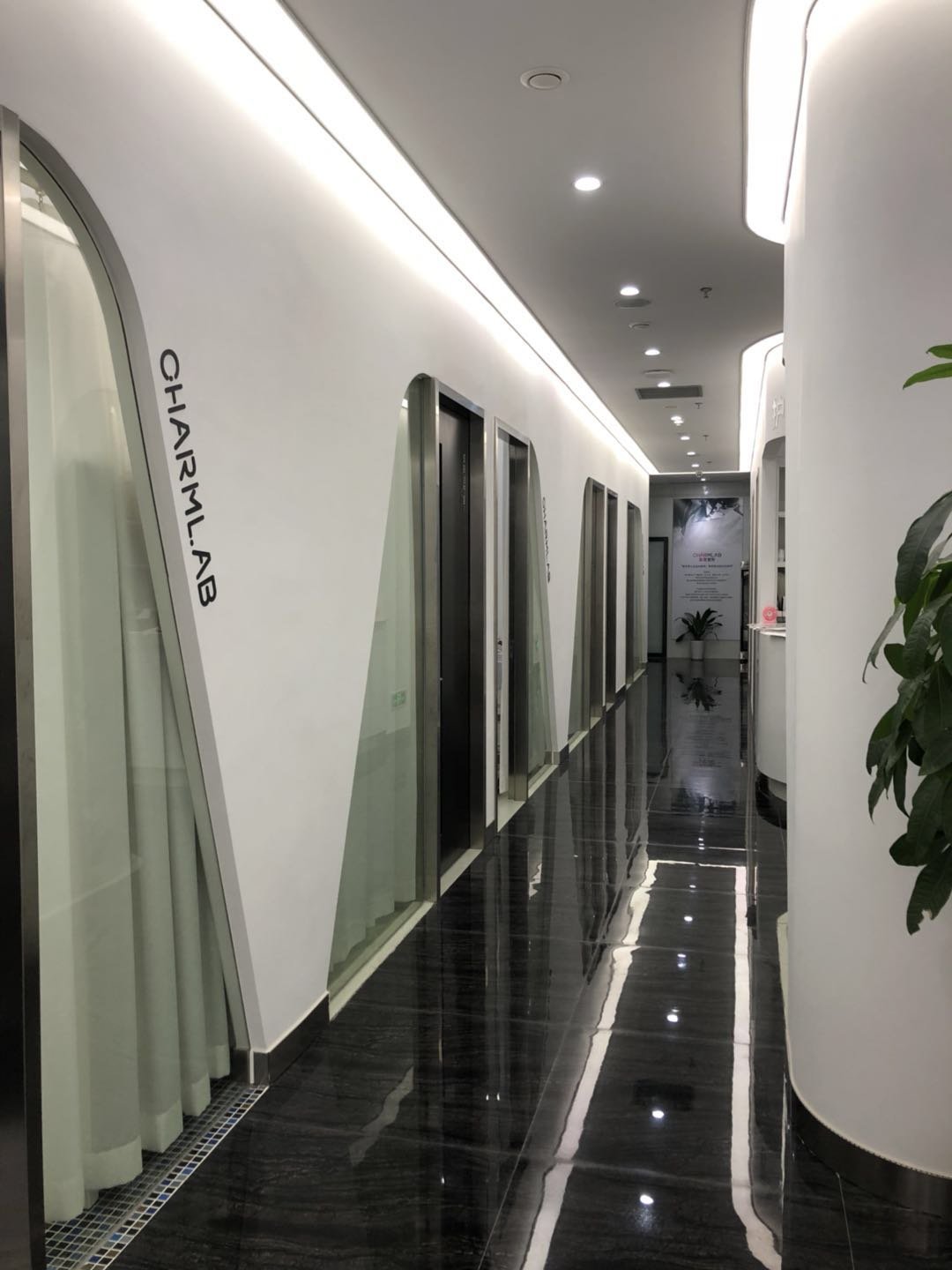 重庆鼻中隔软骨隆鼻价格表线上公布(2024重庆鼻中隔软骨隆鼻参考价为：55772元)