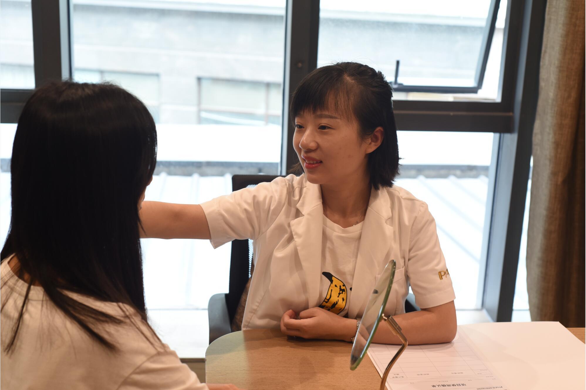 重庆鼻部硅胶假体取出价位表2024新版全网发布(2024重庆鼻部硅胶假体取出参考价为：44988元)