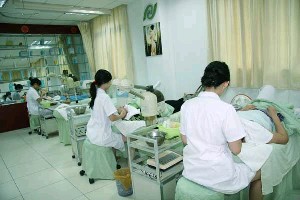 厦门自体脂肪丰太阳穴价格在线公布(2024厦门自体脂肪丰太阳穴参考价为：17113元)