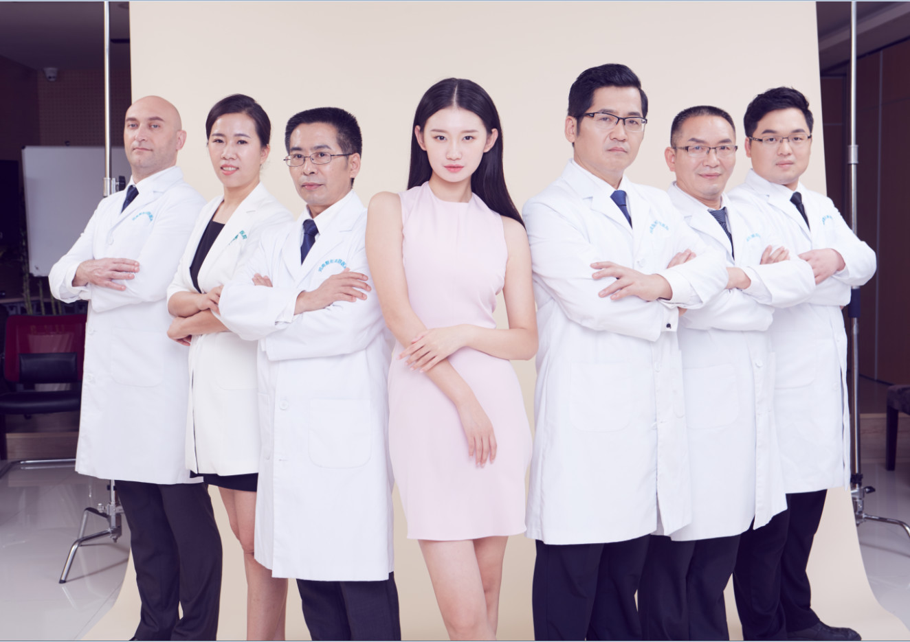 郑州乳房下垂矫正费用2024明细查看(2024郑州乳房下垂矫正参考价为：32022元)