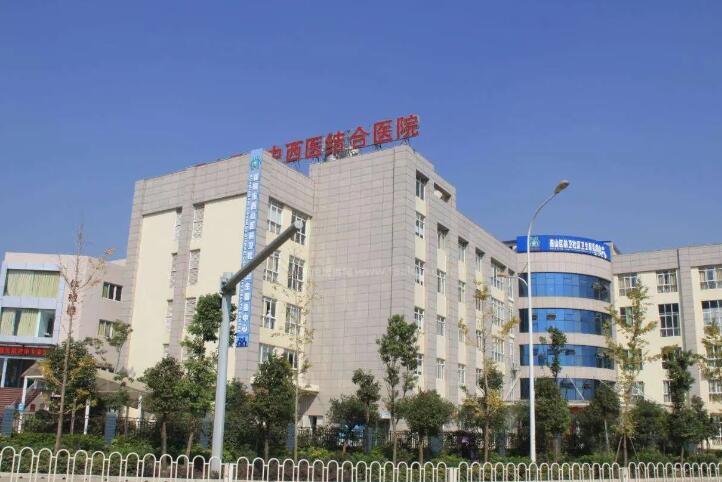 义乌中西医结合医院口腔科周振文BLB种植牙价格3268元起,价格不贵