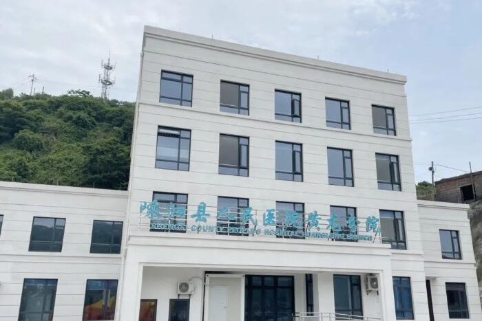舟山益雅口腔门诊部文国威隐适美矫正35800元起，价格偏贵但是口碑真的不错