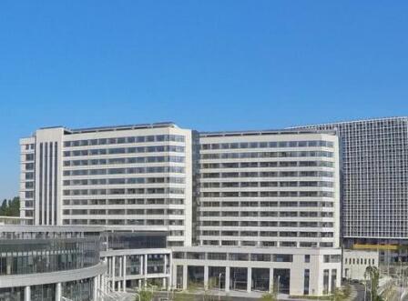 深圳大学总医院收费标准：含口腔科收费、医生预约挂号费用