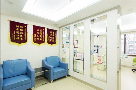 佛山拜博口腔医院地址位于广东省佛山市南海区，电话为0757···