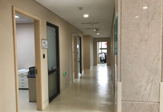 杭州绿城口腔医院种牙设备先进吗?引进瑞士等国先进牙科调节椅