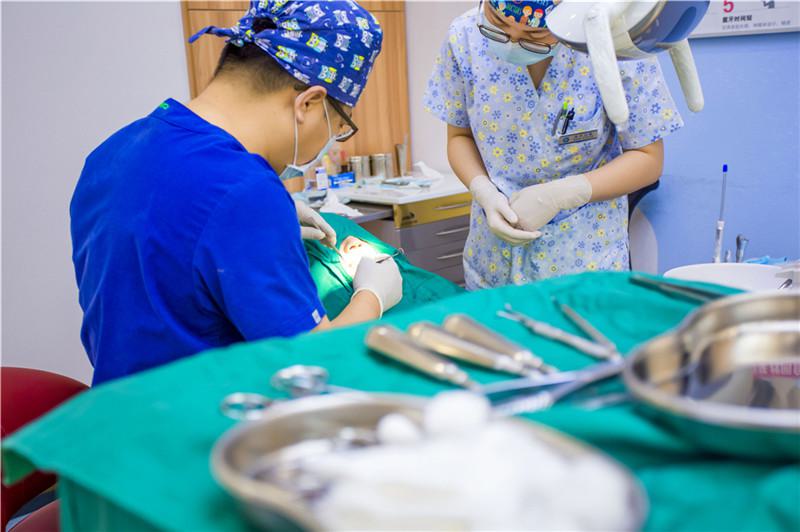 南宁牙齿矫正多少钱？5000~50000元起，专业医生解析不同矫正方式价格差异