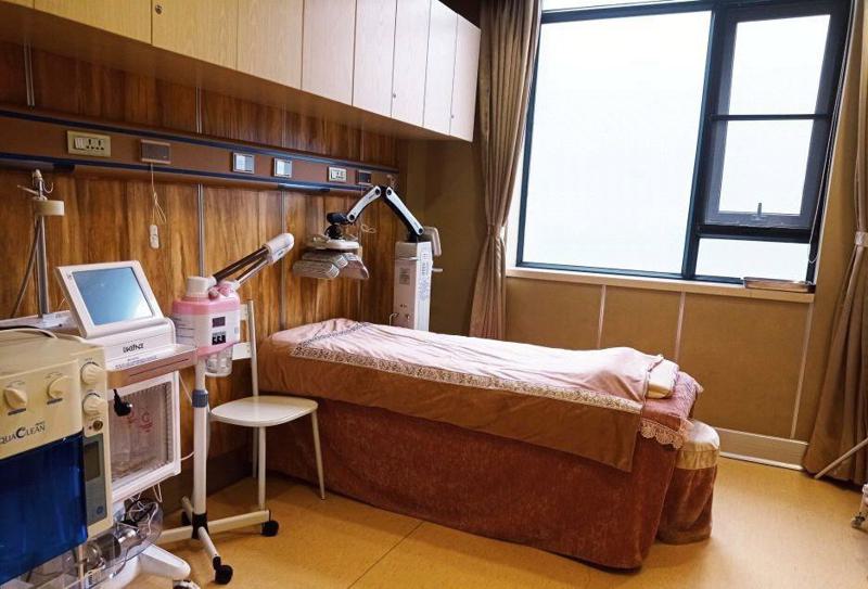 义获嘉瓷贴面属于什么档次？高端档次、超薄贴片、硬度强耐用