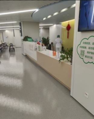 南京市第一医院口腔科专家介绍？张建华多次到各地进行深造学习