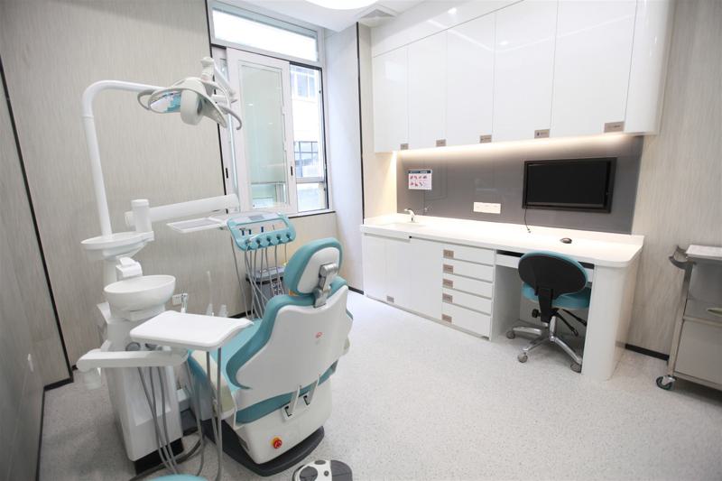 广州中家医家庭医生口腔诊所牙周治疗体验分享：专業服务与舒适环境的良好融合之旅。