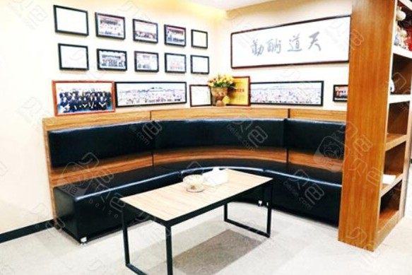 潍坊玉石口腔(东风街店)电话是多少？拨打咨询电话，获取专業牙科服务与健康建议！