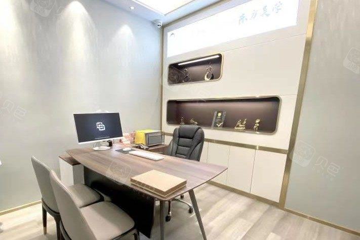 福建口腔医院排名前十，福清雅博美口腔（万达店）在口腔颌面外科项目中表现杰出，值得信赖的选择！