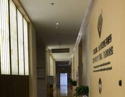 芜湖市负责人民医院眼部整形收费价格表，眼窝凹陷修复：1498\眼窝：1118起