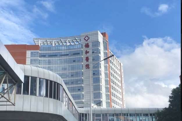 福州鼻部整形收费价目表，短鼻矫正：4105\垫鼻基底失败修复：1059起