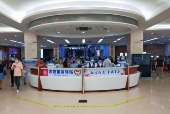厦门假体植入矫正法令纹报价多少钱合适(2025厦门假体植入矫正法令纹参考价为：4323元)