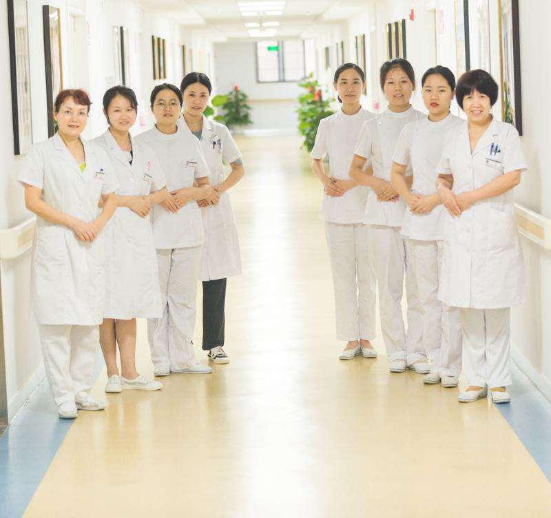 厦门海峡医疗美容鼻部整形收费价格表，隆鼻整形：1653\酒糟鼻治疗：270起