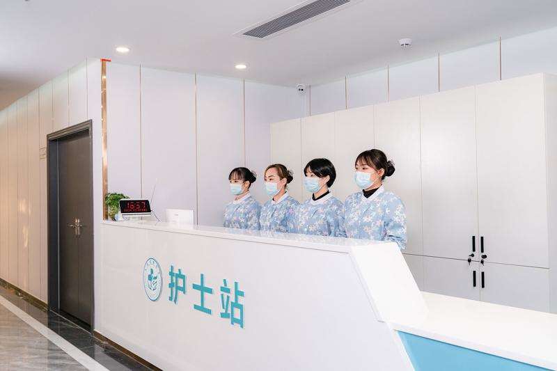 东莞康华医院胸部整形收费价格表，胸型美化：4358\胸部修复：3528起