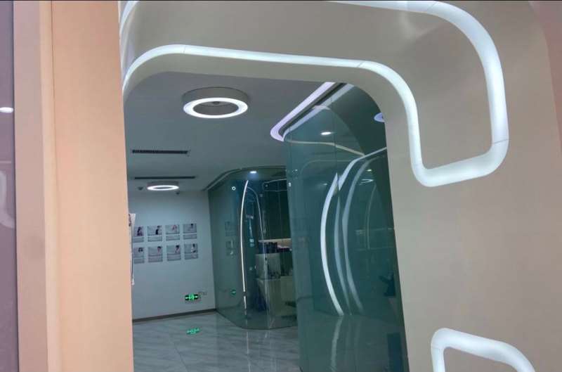广州伯明翰医疗眼部整形收费价格表，重睑术：4019\眼睑内翻矫正：1673起