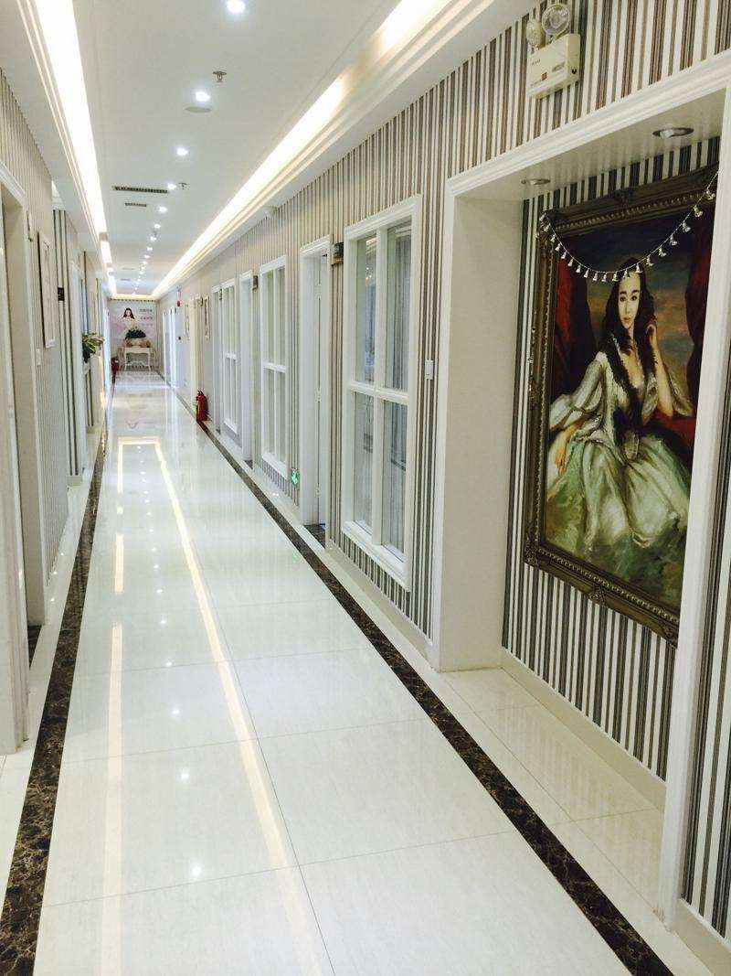 深圳君鑫门诊部玻尿酸收费价目表，玻尿酸塑形：1083\玻尿酸抗衰：2756起