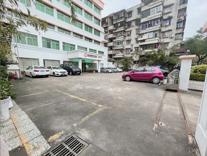 珠海陆达美容外科胸部整形收费价格表，胸型美化：813\胸部修复：1725起