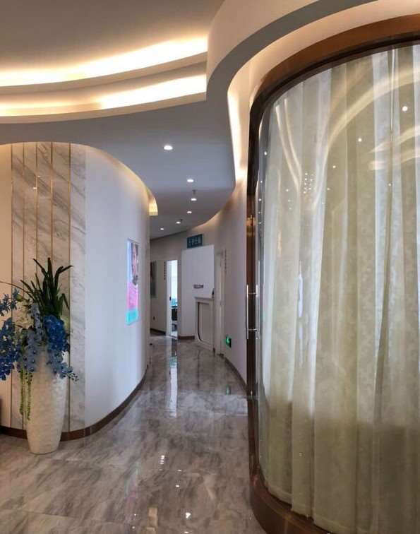 南宁市负责人民医院鼻部整形收费价目表，鼻修复整形：1046\隆鼻：2776起