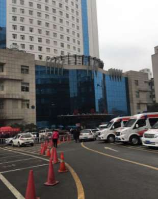 贵阳利美康医院鼻部整形收费价目表，蒜头鼻治疗：2586\垫鼻基底失败修复：4141起