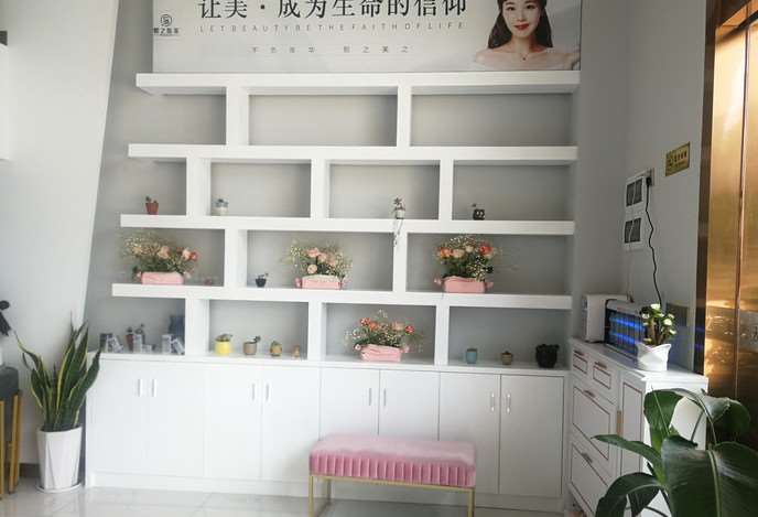 贵阳利美康鼻部整形收费价目表，鼻综合：3578\鼻小柱短宽矫正术：2399起