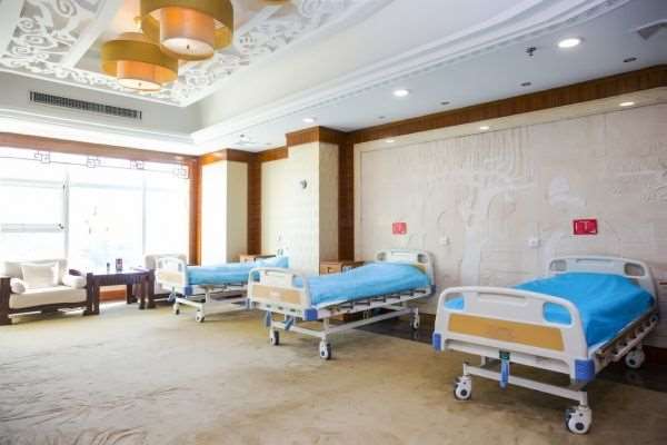 遵义利美康美容眼部整形收费价目表，眼修复：643\眼睑疤痕修复：446起