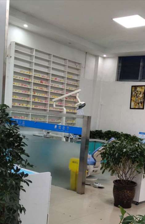 南阳小精灵口腔整形收费价格表，牙齿种植：1596\洗牙：3156起