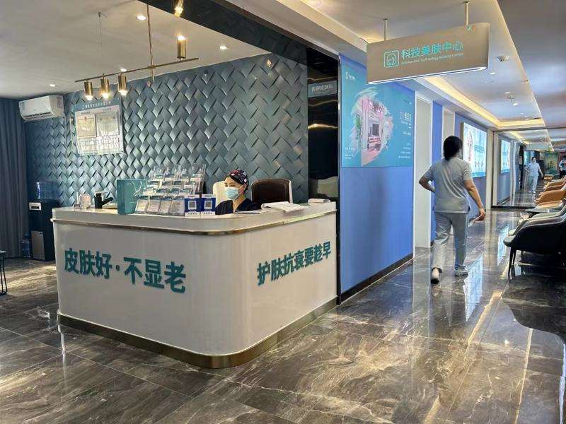 濮阳泪腺脱垂整形价格表线上公布(2025濮阳泪腺脱垂整形参考价为：4233元)