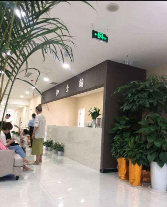 郑州韩辰华领胸部整形收费价格表，胸型美化：4383\胸部修复：3593起