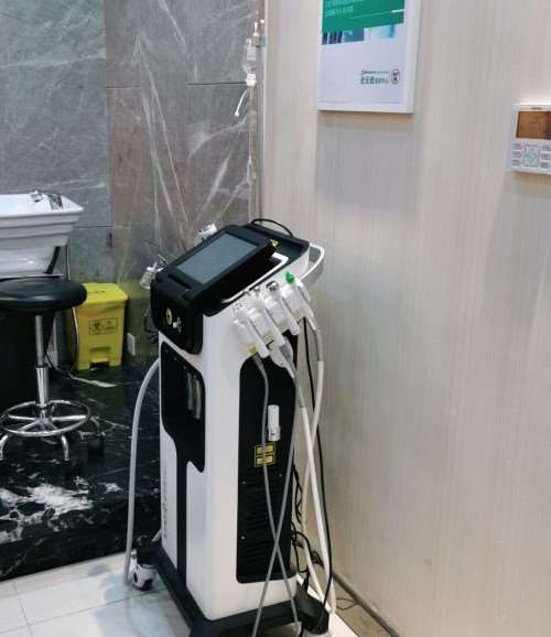 武汉华中科技大学同济医学院医院植发养发收费价目表，头发种植：287\其他部位：4160起