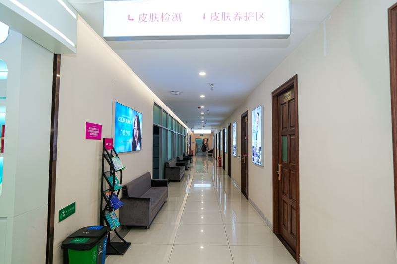 长沙雅美皮肤美容收费价格表，治疗痤疮：3998\去青春痘：3451起