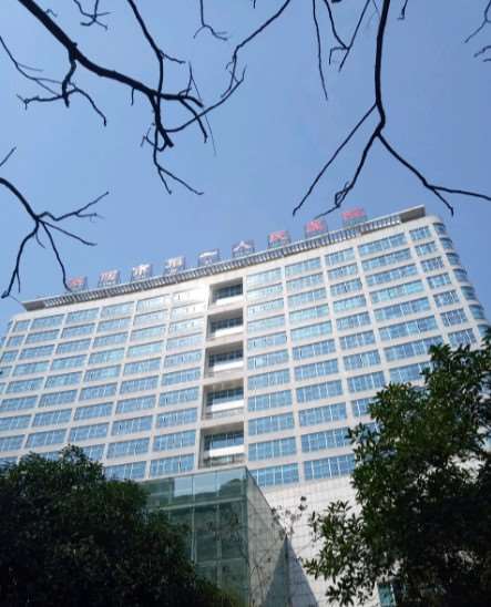 衡阳南华大学附属第二医院鼻部整形收费价格表，延长鼻小柱：4516\朝天鼻矫正：2992起