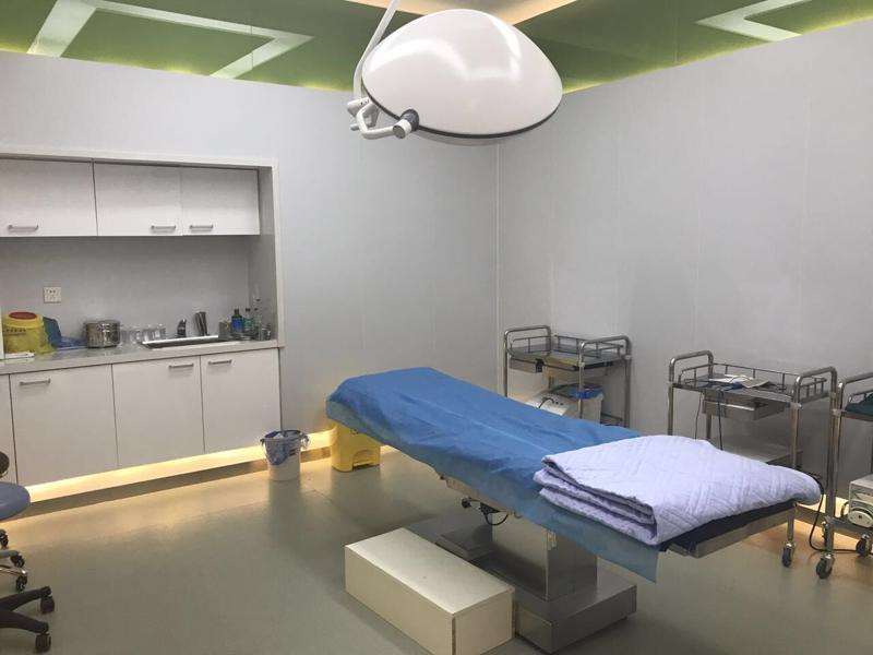 包头叶子整形眼部整形收费价格表，下眼睑下至：1422\上睑下垂矫正：3302起