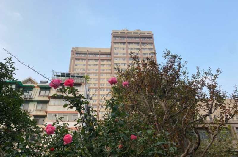南京江苏省中医院皮肤美容收费价目表，去脂肪粒：1977\去黄褐斑：567起