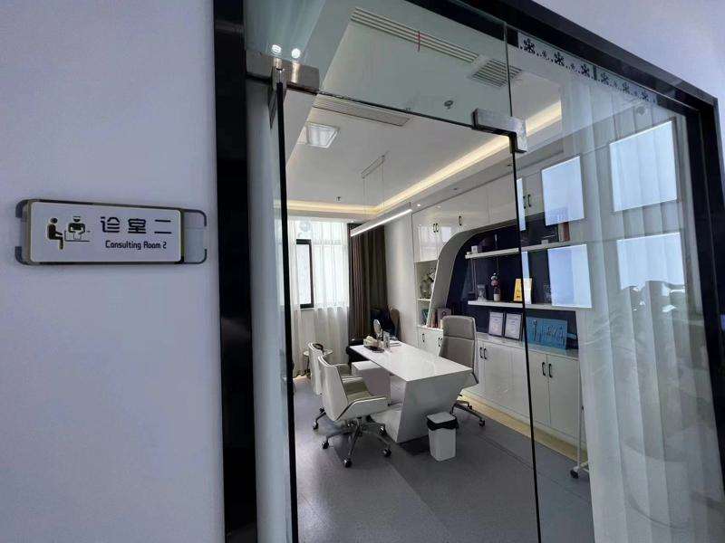 南通市第三人民医院胸部整形收费价目表，胸部修复：1755\乳晕整形：902起