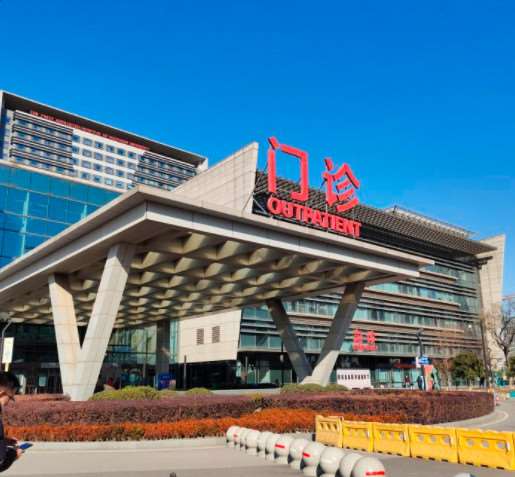 苏州大学附属第一医院鼻部整形收费价目表，鼻修复整形：2329\鼻综合：3158起