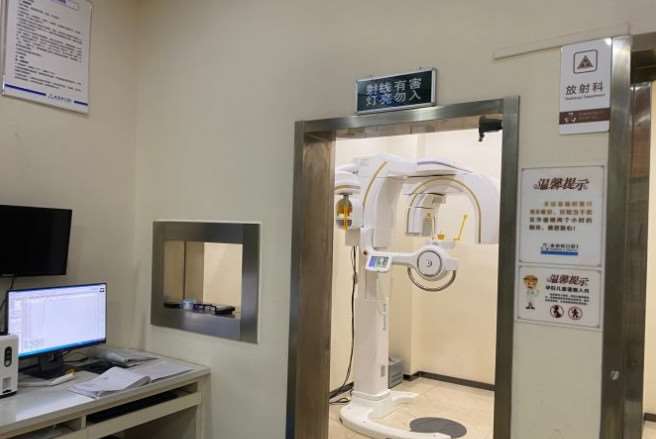 扬州菲特口腔品牌连锁口腔整形收费价格表，牙齿美白：2703\牙齿矫正：158起