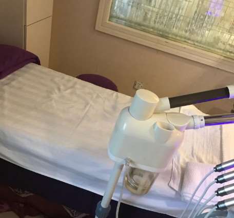 大连九铭医疗整形美容眼部整形收费价格表，眼角提升：1354\眼睑松弛修复：1983起