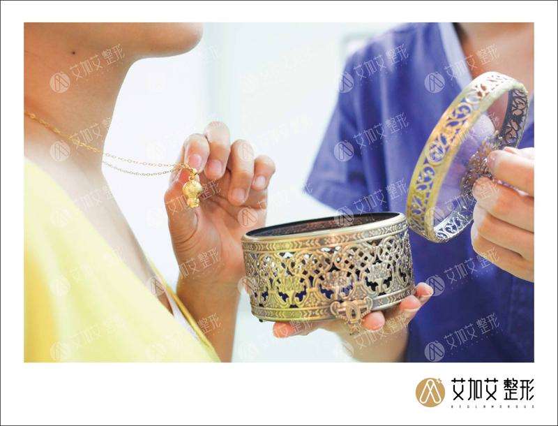 大连脂肪填充收费价目表，自体脂肪填充：2302\脂肪填充失败修复：236起