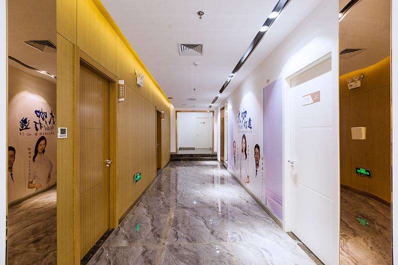 大连维恩柏颜眼部整形收费价格表，眼袋失败修复：4341\消除肿眼泡：1915起
