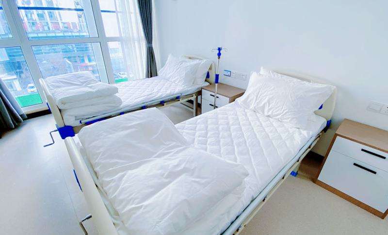 沈阳皮肤美容收费价目表，去妊辰纹：213\去颈纹：2002起