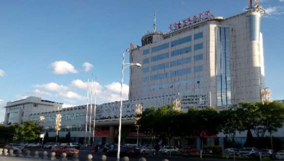 石嘴山宁夏回族自治区第五人民医院鼻部整形收费价格表，蒜头鼻治疗：1877\肥厚鼻尖鼻翼矫正术：4166起