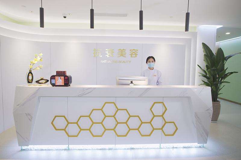 济南山东省立医院鼻部整形收费价目表，鼻尖整形：3008\蒜头鼻治疗：2594起