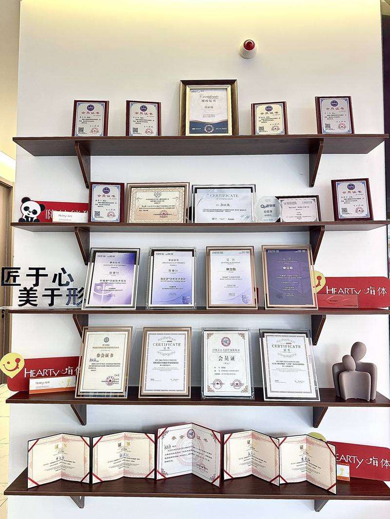 青岛胸部整形收费价格表，胸部修复：4377\乳晕整形：1823起