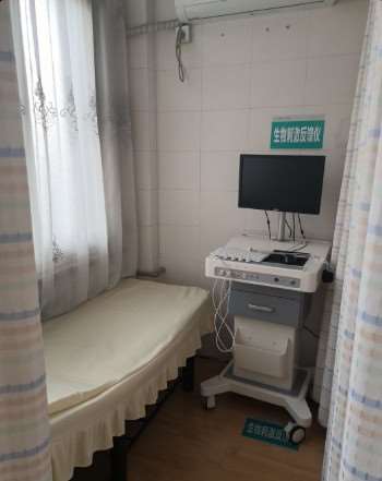 青岛眼部整形收费价目表，眼角提升：1351\下眼睑下至：1868起